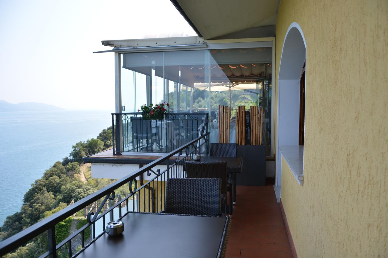 Hotel La Terrazzina การ์ญาโน ภายนอก รูปภาพ